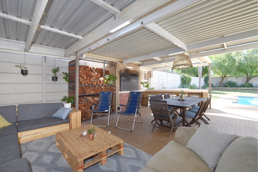 5 Bedroom Property for Sale in Welgelegen 2 Western Cape